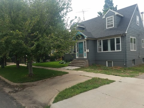Magpie Hideaway (just 2 blocks from UW)