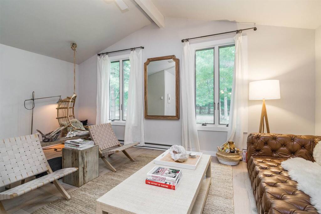 Quiet 3 Bedroom 2 Bath Cottage Near the Bay