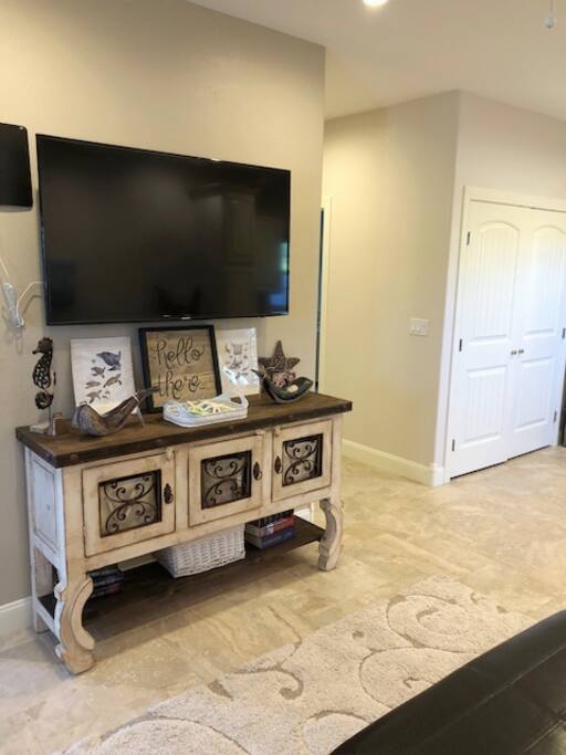Smart TV, YouTube, Netflix, local channels
