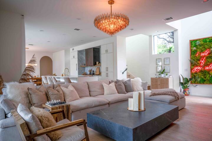 DT Luxury Oasis W Pool & Gym gallery image 3