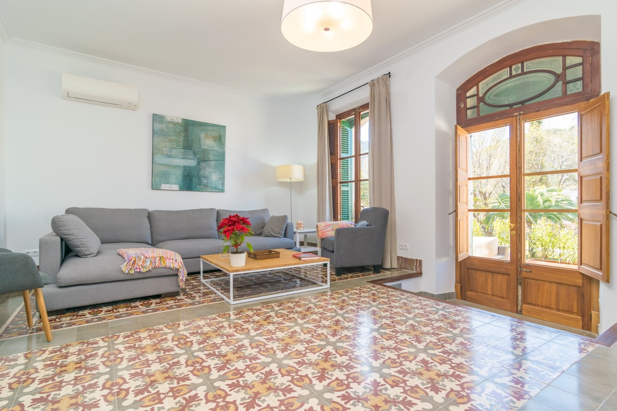 Successful Airbnb property: VILLA SA TORRE.( 20 meters from the beach) in Sóller