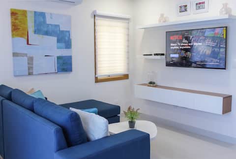 2-Bedroom Suite w/Pool, Balcony & Parking (2 fl)