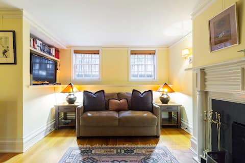 Historic Townhouse Apartment