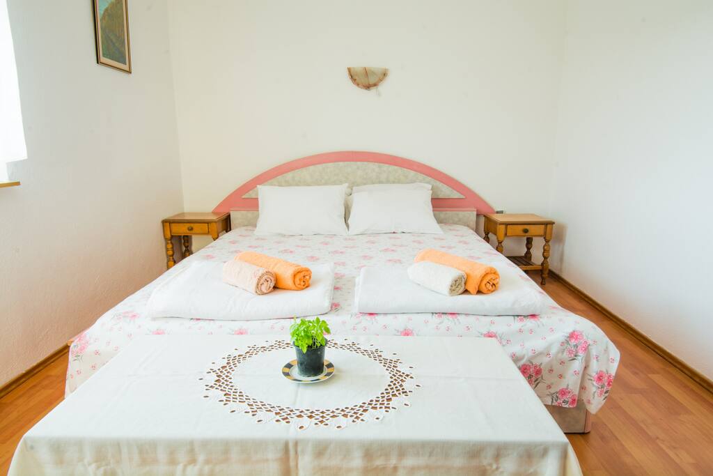 Bedroom2