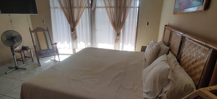 King room with view of Laguna Apoyo
