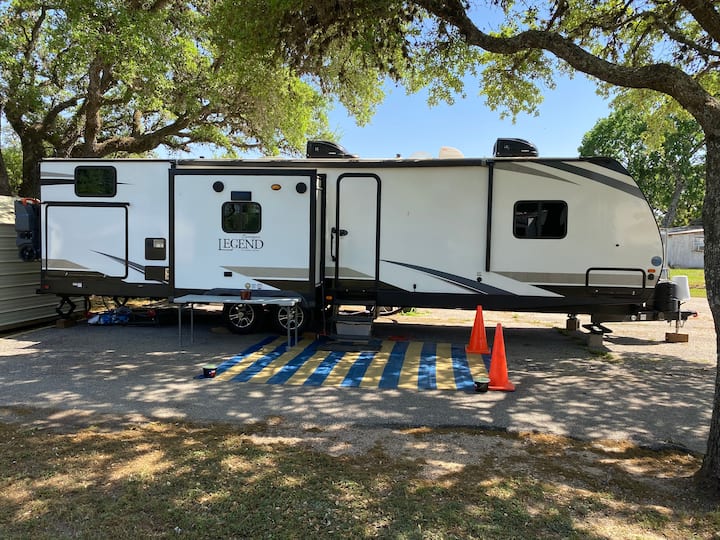 Splashway WaterPark RV Rental ( Fun in the Sun) Campers/RVs for Rent