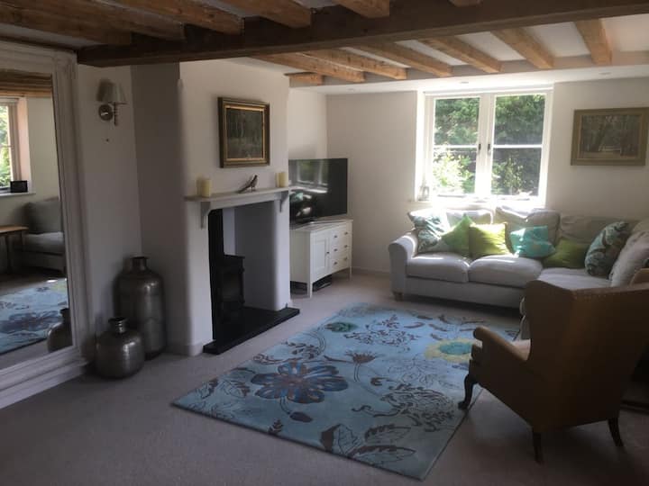 Cottage In Ockham, Surrey - Guildford