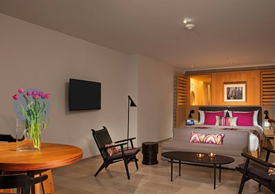 Studio King Bed