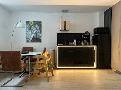 Leistungsstarkes Airbnb: Daylight basement in the heart of Hamburg in Ottensen