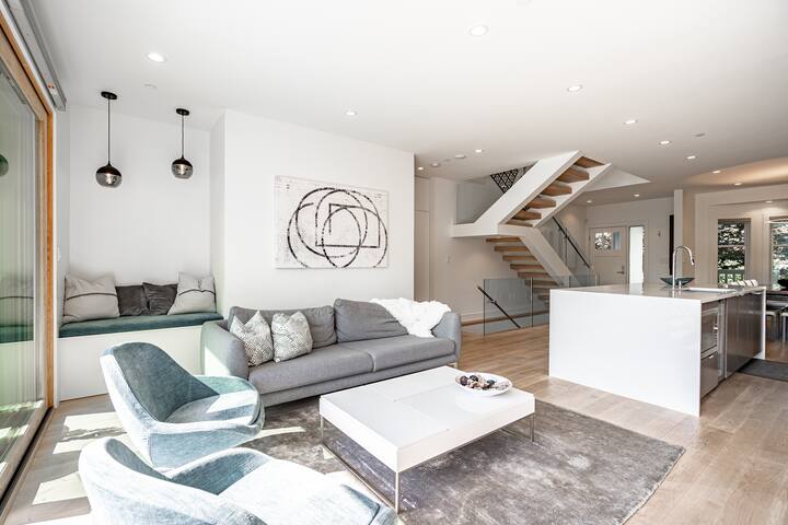 Beautiful New Family home located in heart of Kits gallery image 4