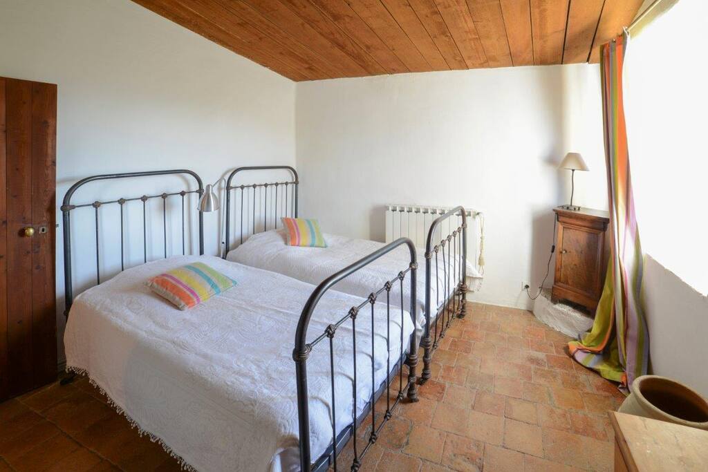 La Magnanerie : chambre de l'étage