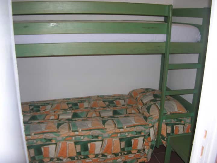 מיטת קומתיים