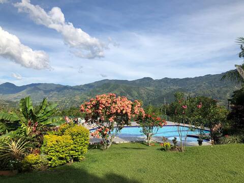 Cottage in Barbosa. Pool, sun and amazing views!