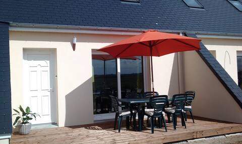 House, 50 m from the beach, view of the marshes.