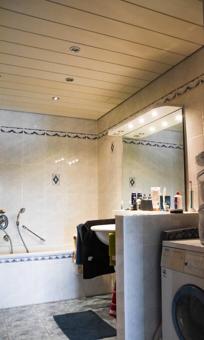 The Bathroom Pic 1
incl. all essentials and a washing machine.