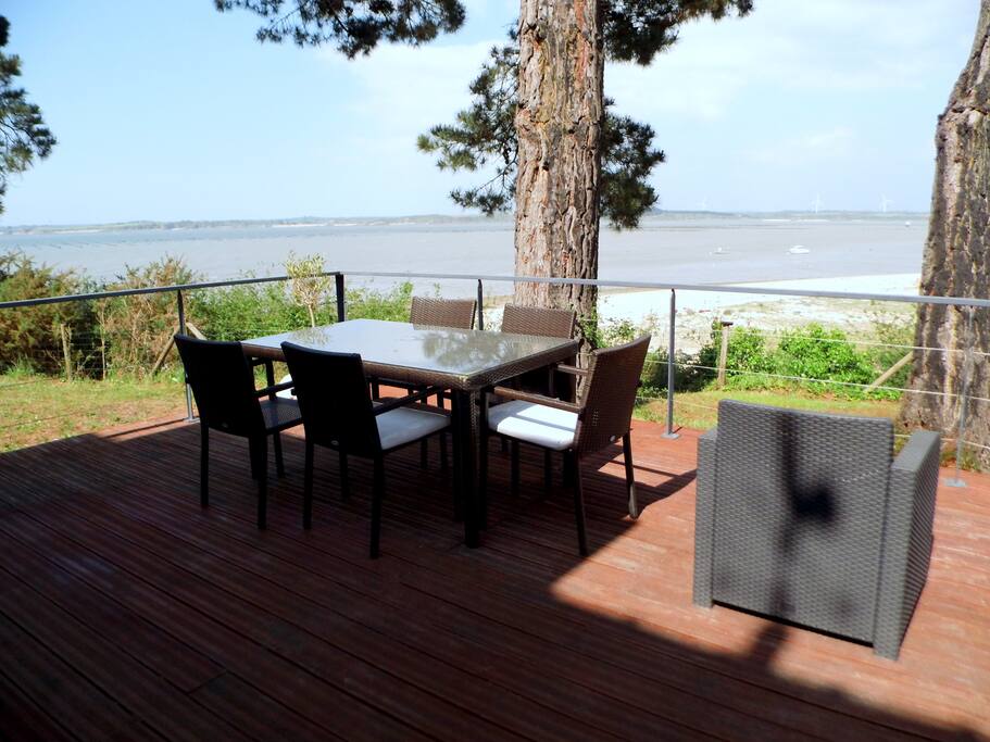 Vue de la terrasse sur la baie de camaret.