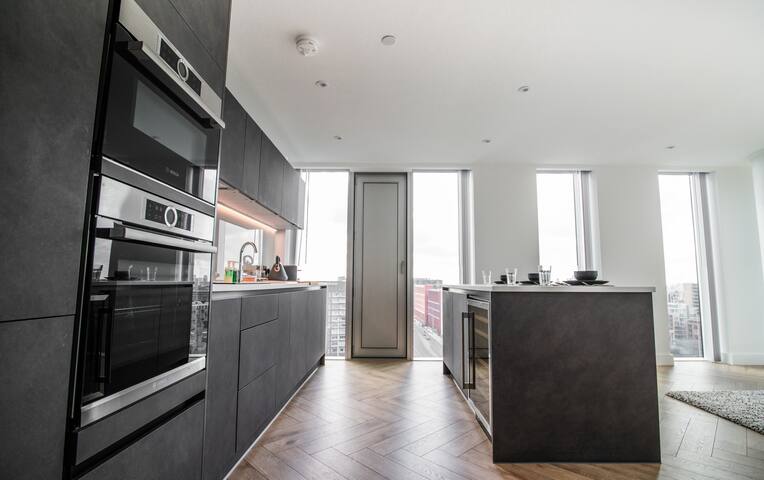 Location and luxury in the centre of Manchester… gallery image 3