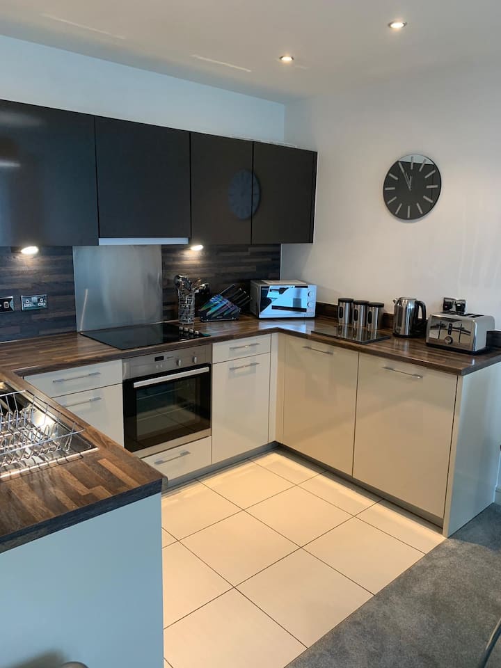 Kd Tower 2 Bed 2 Bath Luxury Apartment - Hemel Hempstead