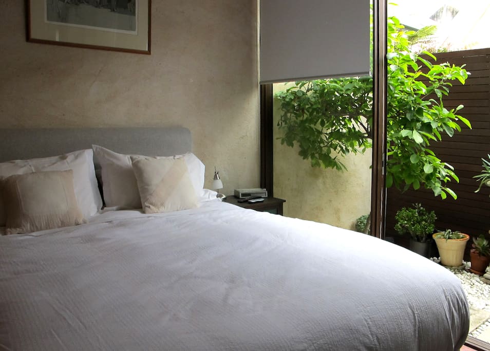 Bedroom and courtyard