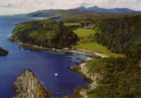 Experience a taste of Scottish island life.