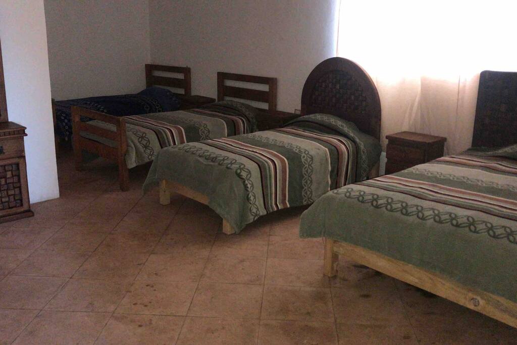 Habitación 1 con baño, lugar para 5 personas