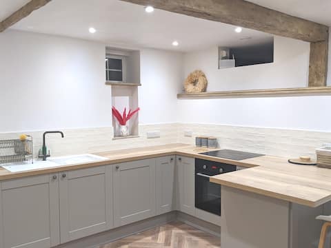 cosy, private, quiet converted stable