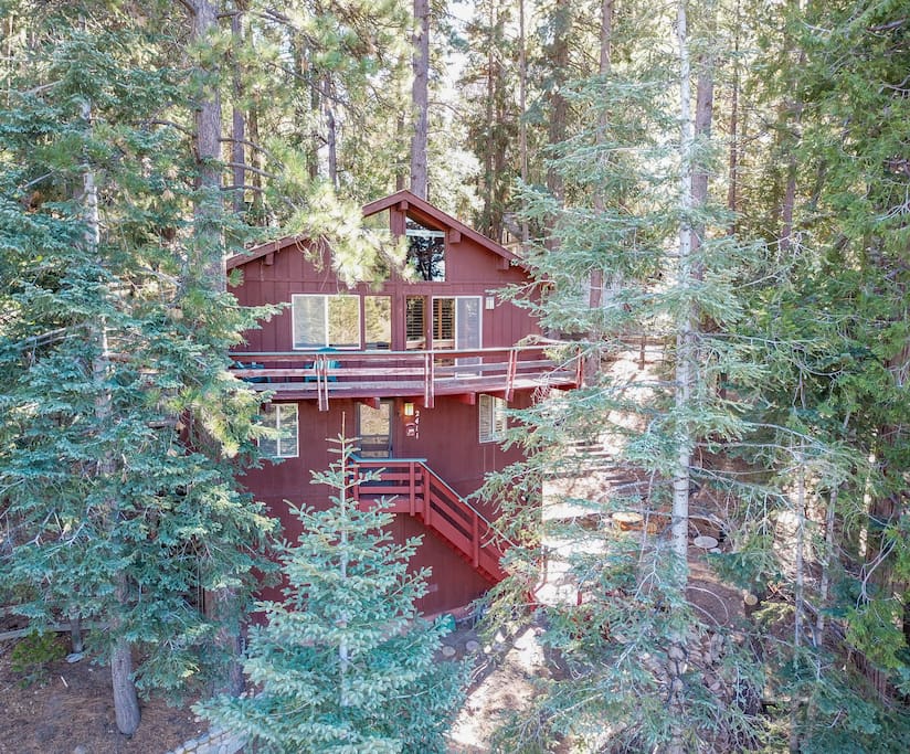 Perfectly set on a hillside surrounded by trees!