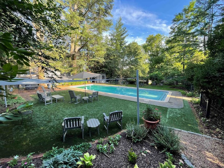Top 10 Airbnbs With Pool In And Around Charlottesville, Virginia