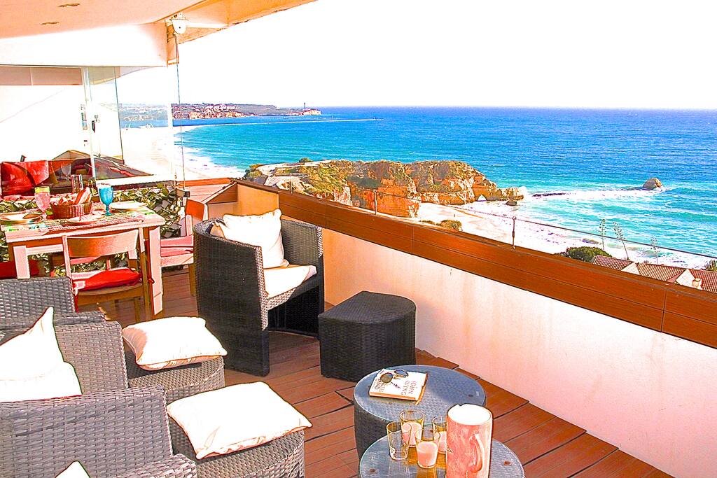 Balcony with sitting area