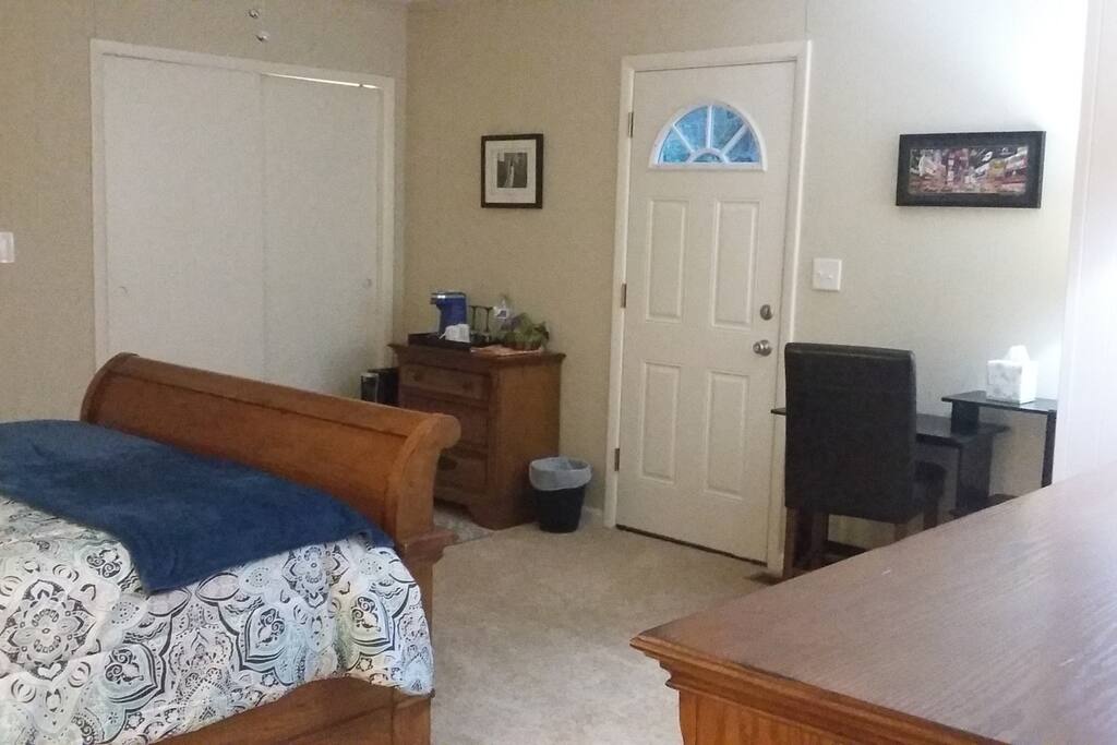 Overview of room.