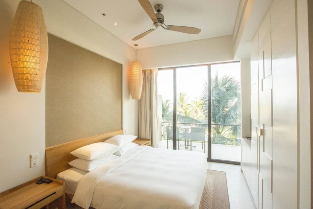 (1) Large Double Bed