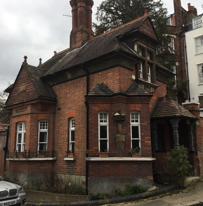 19th Century Grade II Listed Victorian Lodge