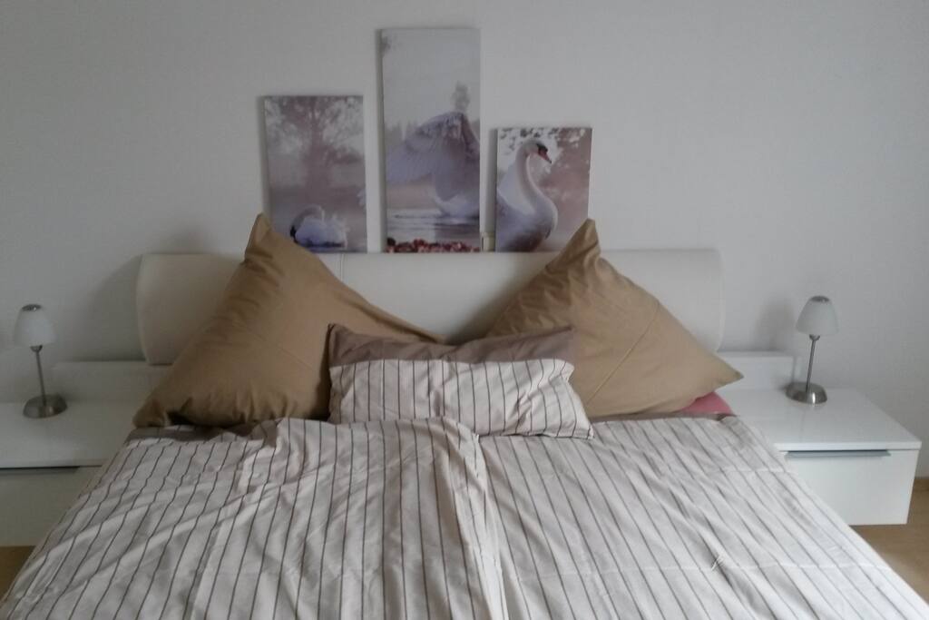 Schlafzimmer - Doppelbett ( 180 x 200 cm )