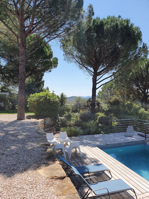 Beautiful Provencal villa infinity pool-