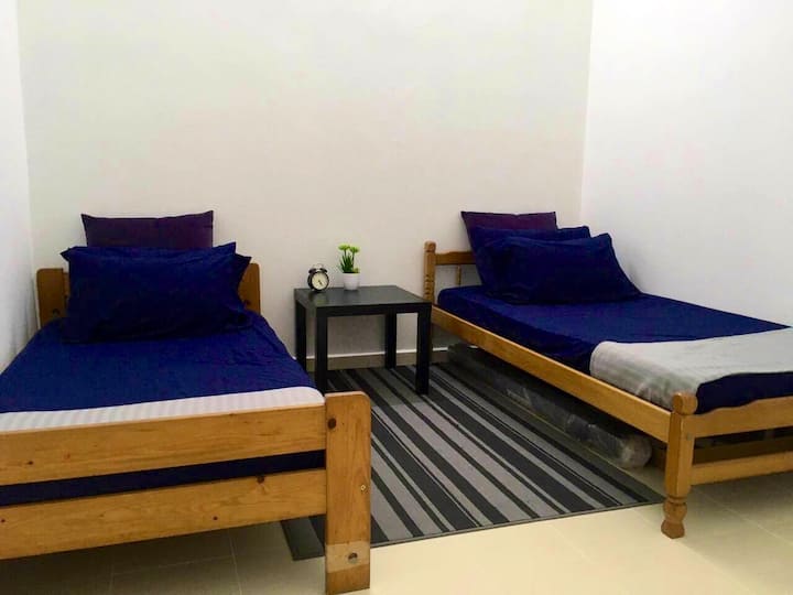 Спалня 2(с 2 отделни легла)