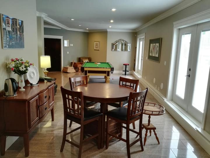 Cozy Family Or Group(3rms 6ppl+) - White Rock