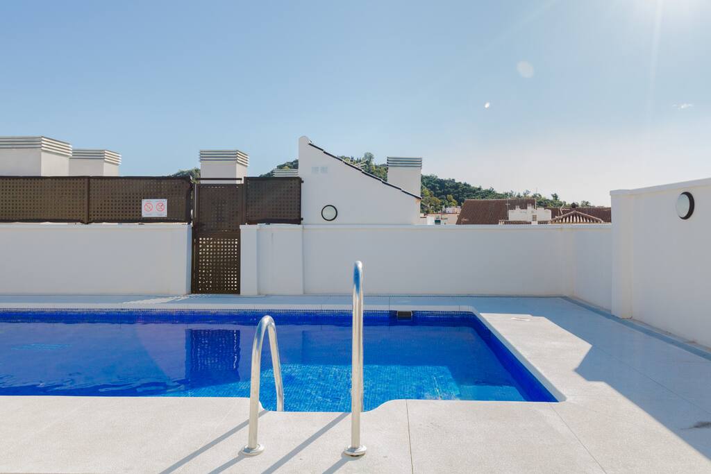 piscina en azotea del edificio