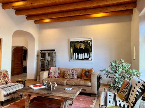 Spectacular Abiquiu Ranch on the Chama River