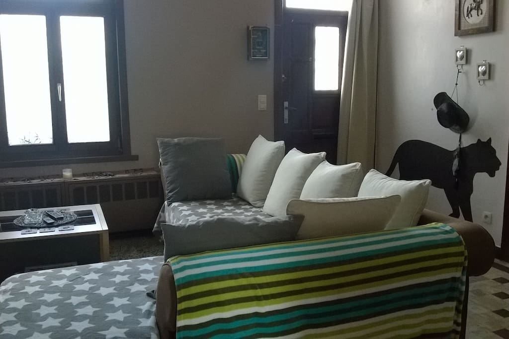 Agréable petite maison avec extérieur