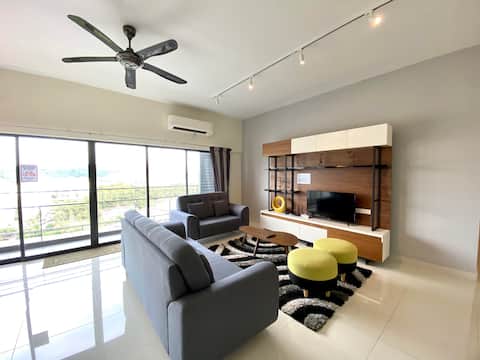IMod Pod spacious Setiawalk Penthouse 14 pax