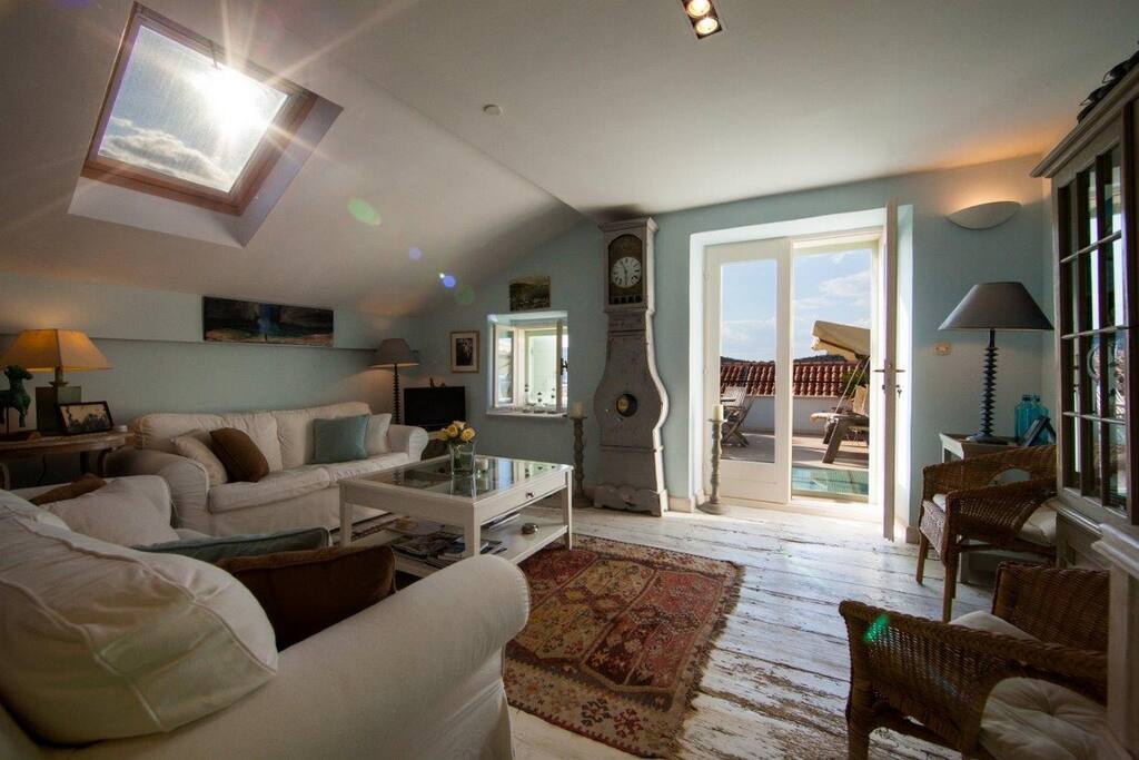 Bright and modern living room
