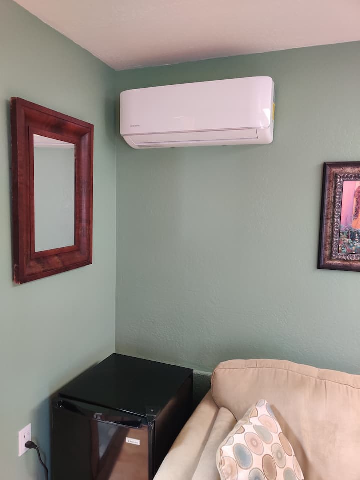 Mini dijeljenje a/c vrlo je moćna i tiha.