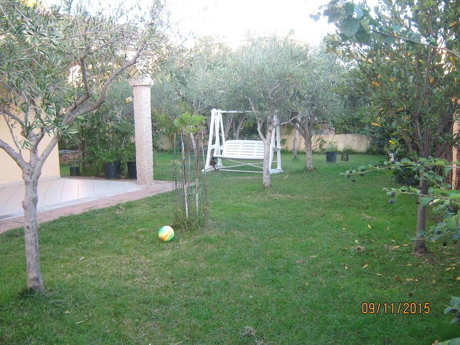 ampio giardino privato