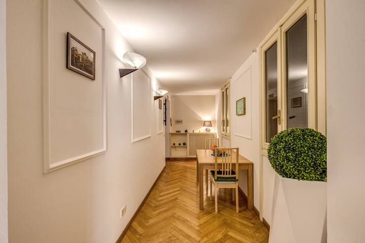 Deluxe Three-Bedroom Apartment 180m+ 30mqs terrace gallery image 5