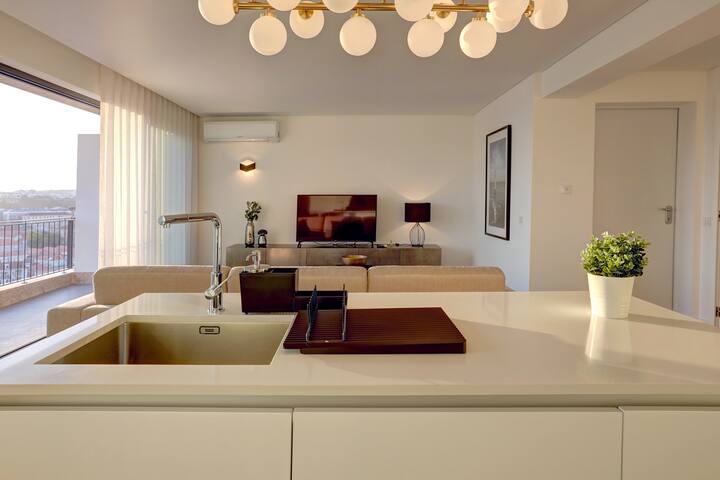 Luxury Graça Apartment The Most Amazing View gallery image 5