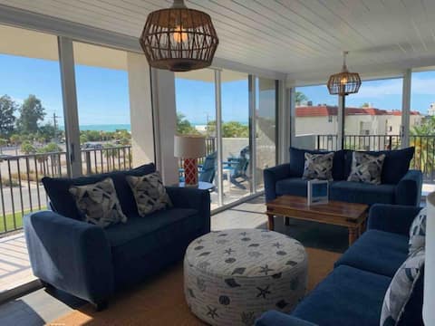 Amazing SK beach views... Newly renovated condo!!!
