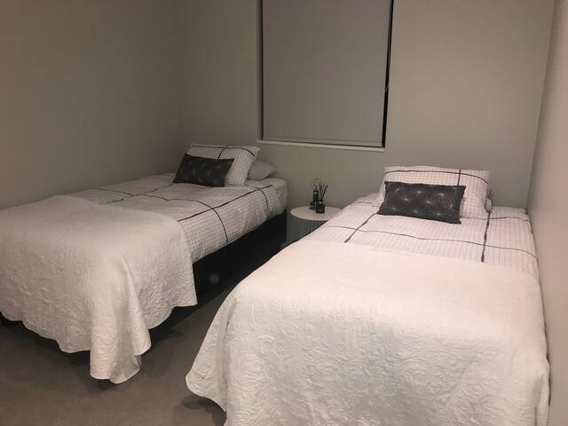 Axis Family Apartment with Table Mountain Views. gallery image 5