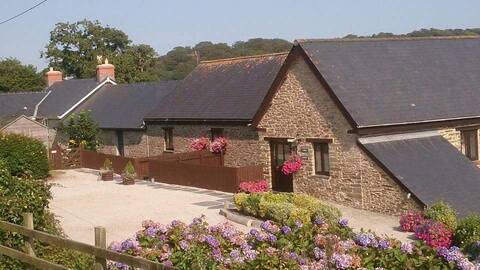 Tregedna Lodge