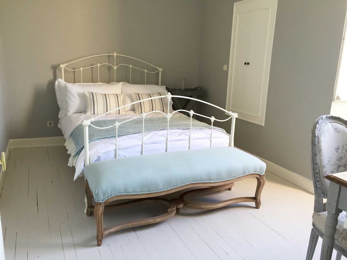 חדר זוגי בקומה הראשונה