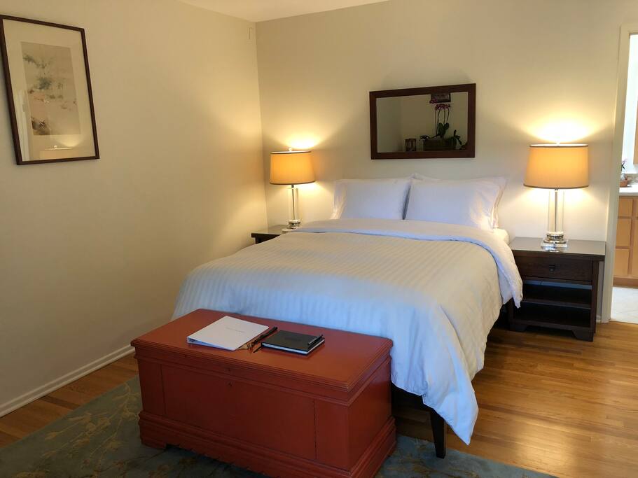 Cozy queen bed with down comforter